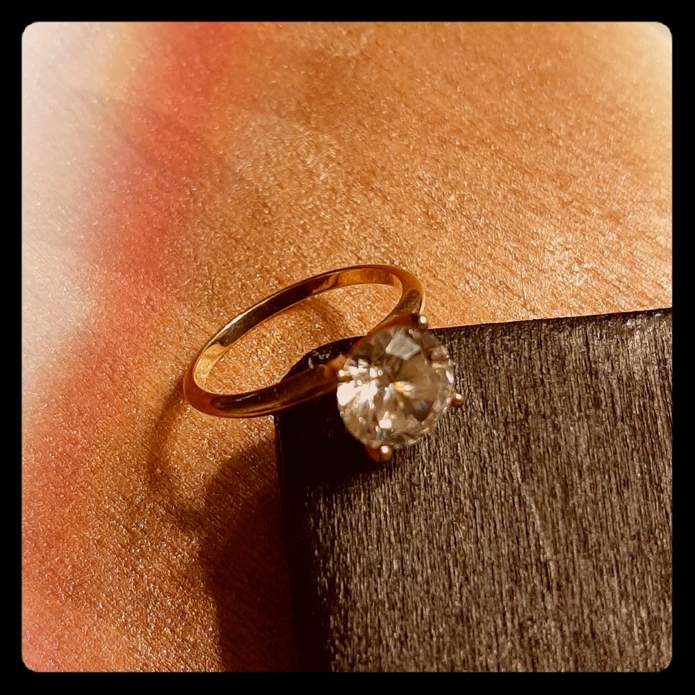 Solitaire 14k ring